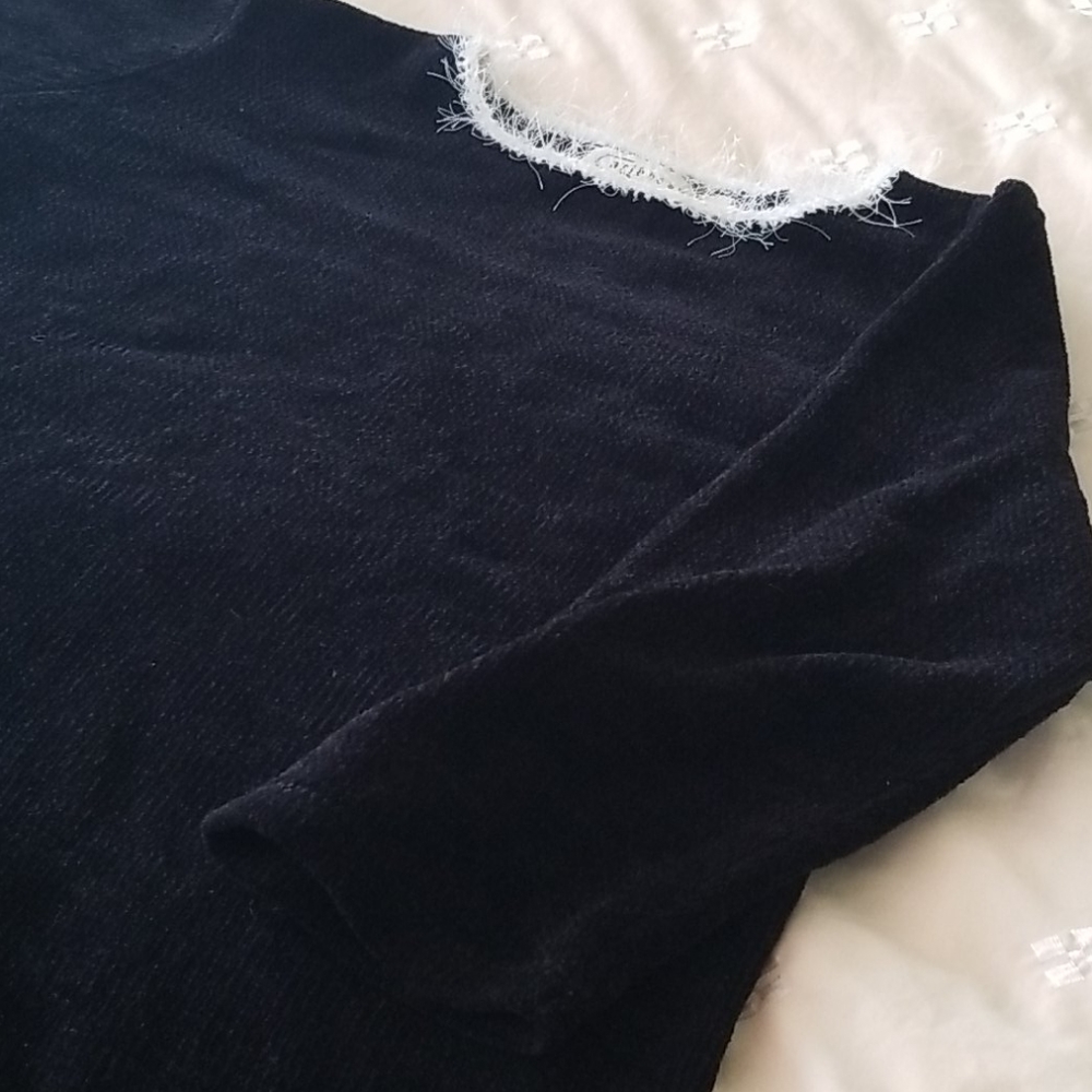 Sweater - Picture 3 of 7
